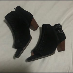 NWOT open toe black ankle booties heel